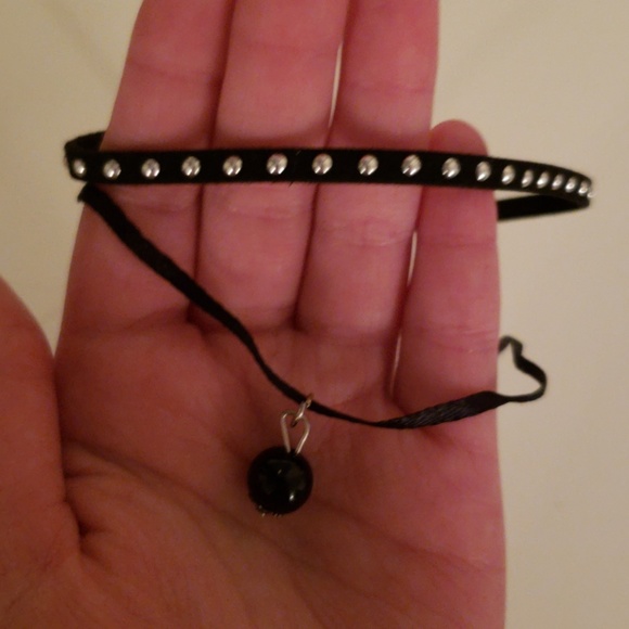 7 choker necklaces - Picture 6 of 7